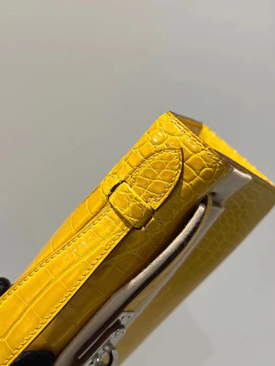 HM MiniKL Pochette 9D Amber Shiny alligator crocodile