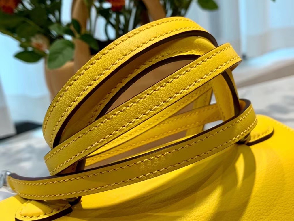 VIP一级品 hm minikl picnic野餐包   💛9O jaune de naples 那不勒斯黄（swift皮） mini2代的经典著作