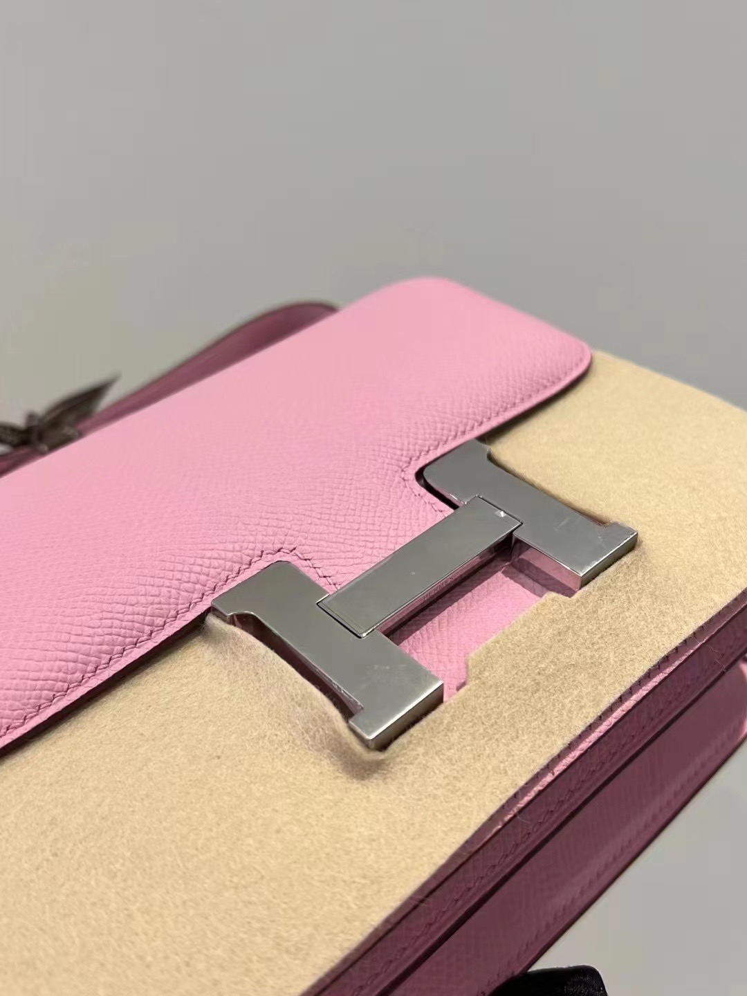 Vancouver Canada Hermès Constance 18 PHW Epsom X9 mauve sylvestr