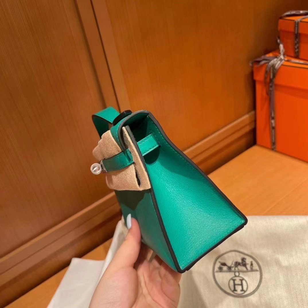 KL pochette 一代手拿包，晚宴必备单品 Swift. 6U 薄荷绿 银扣