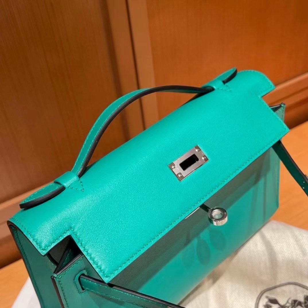 KL pochette 一代手拿包，晚宴必备单品 Swift. 6U 薄荷绿 银扣