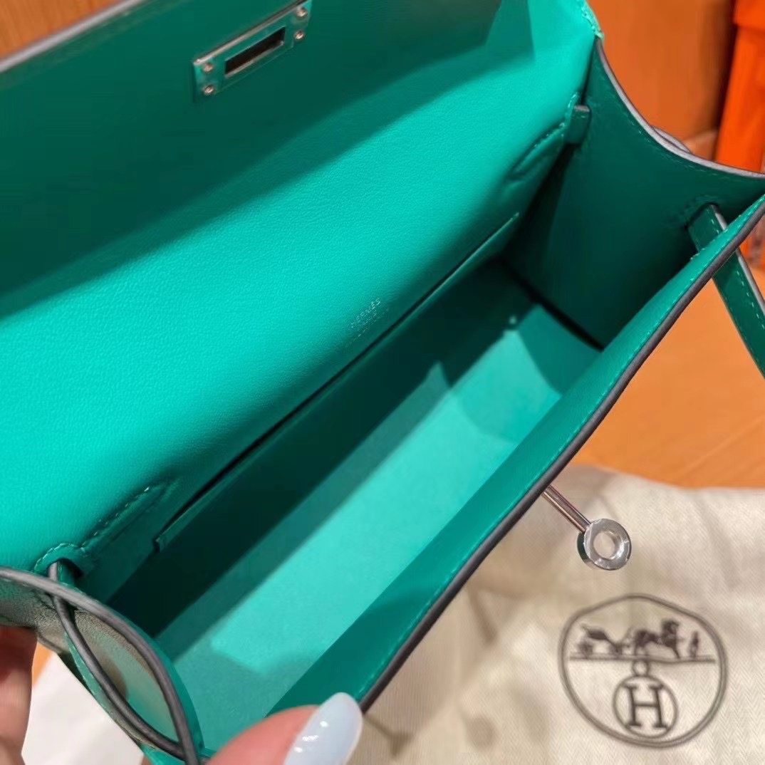 KL pochette 一代手拿包，晚宴必备单品 Swift. 6U 薄荷绿 银扣