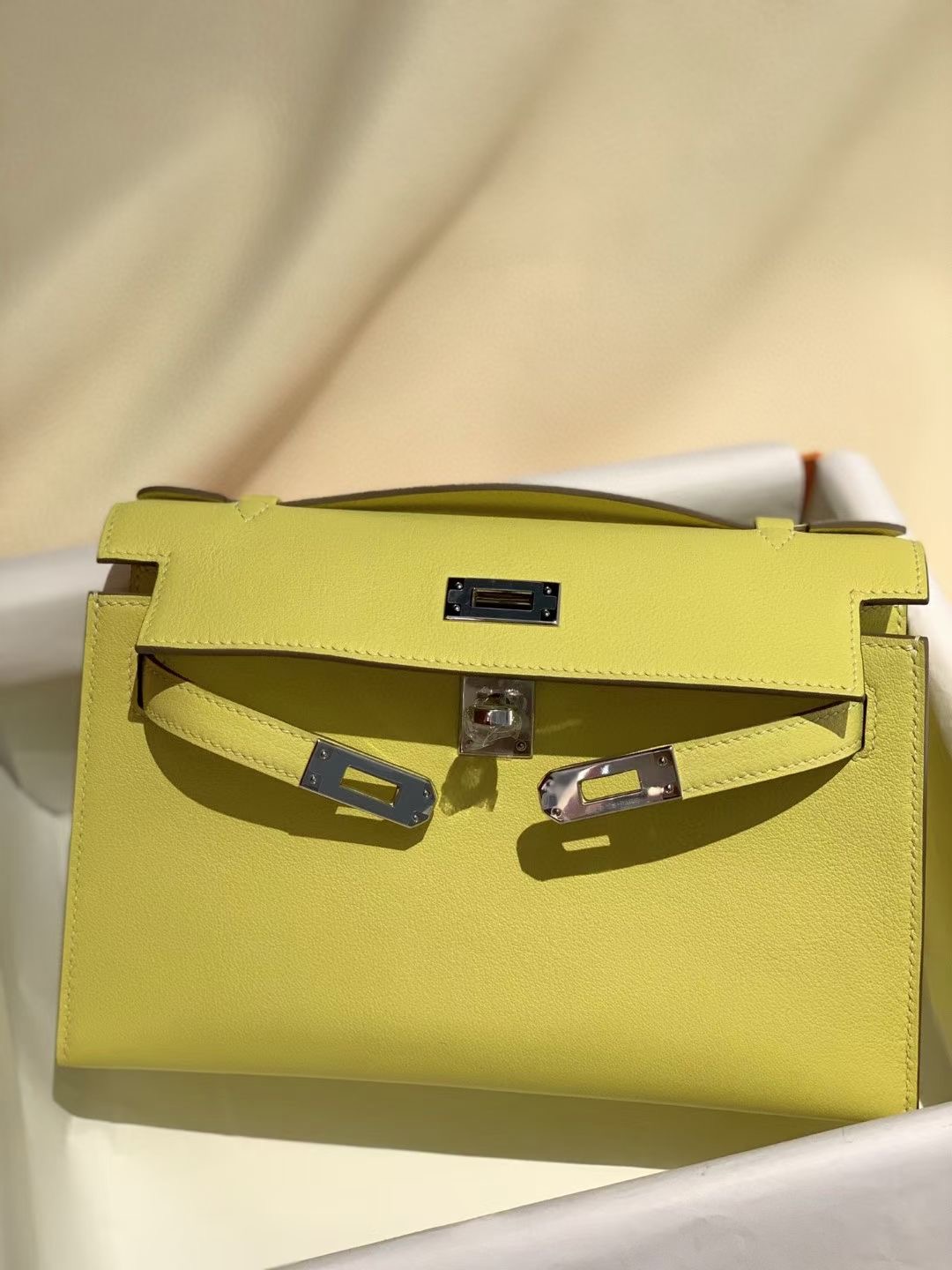 Montreal Canada Hermès Pochette Swift 9R Lime Silver Hardware