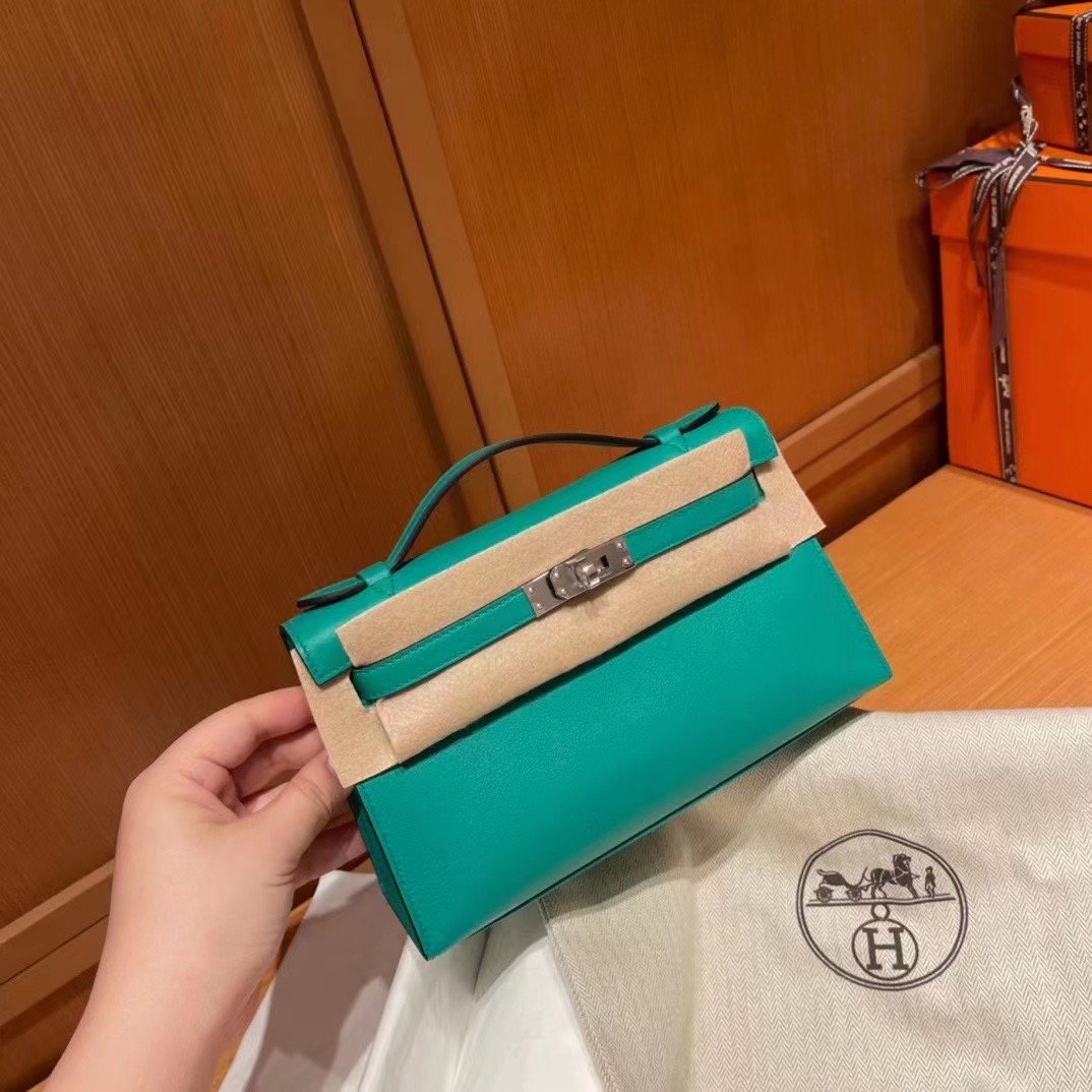 KL pochette 一代手拿包，晚宴必备单品 Swift. 6U 薄荷绿 银扣