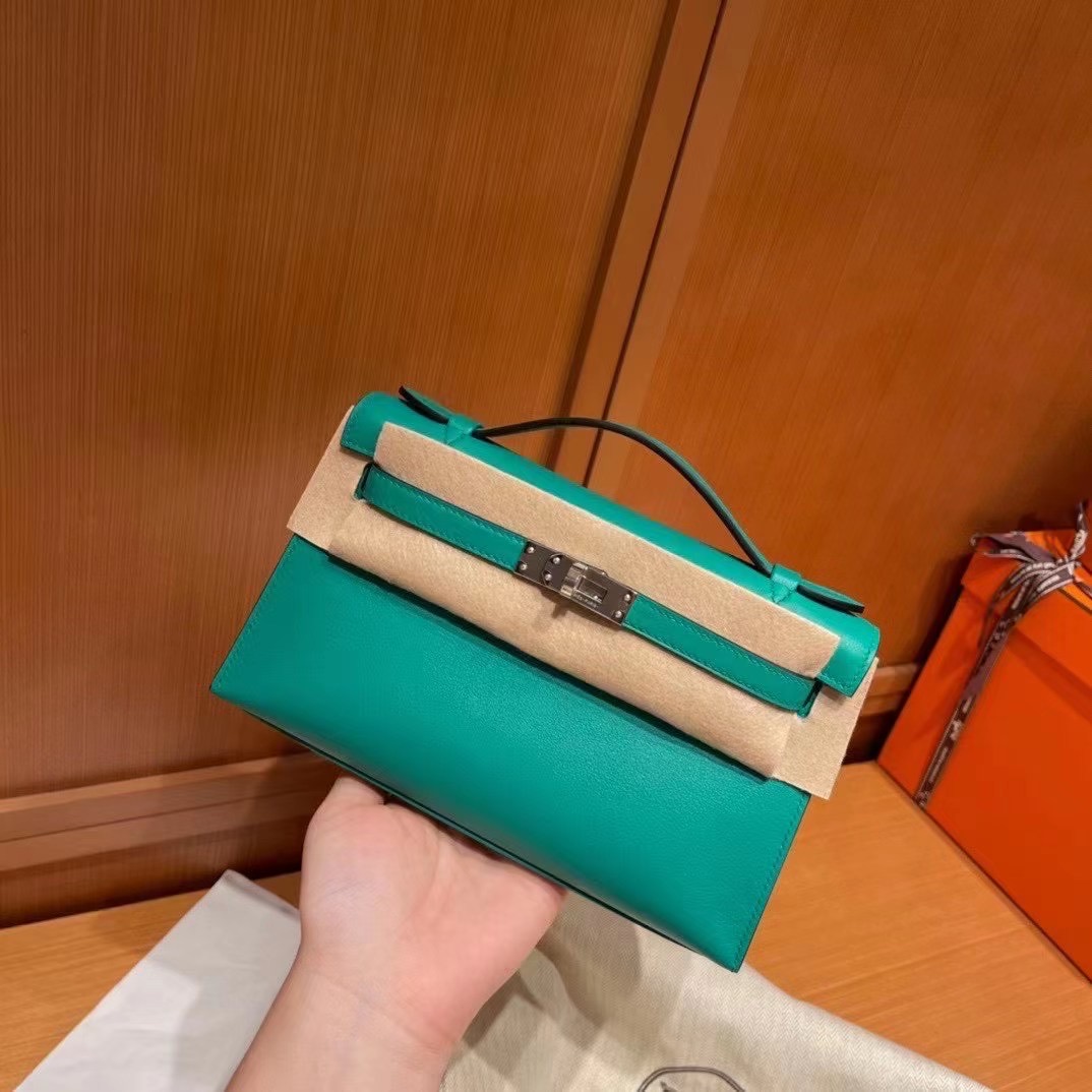KL pochette 一代手拿包，晚宴必备单品 Swift. 6U 薄荷绿 银扣
