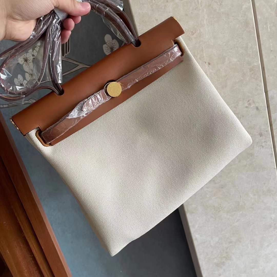 Herbag 31 风衣灰拼咖色  金扣