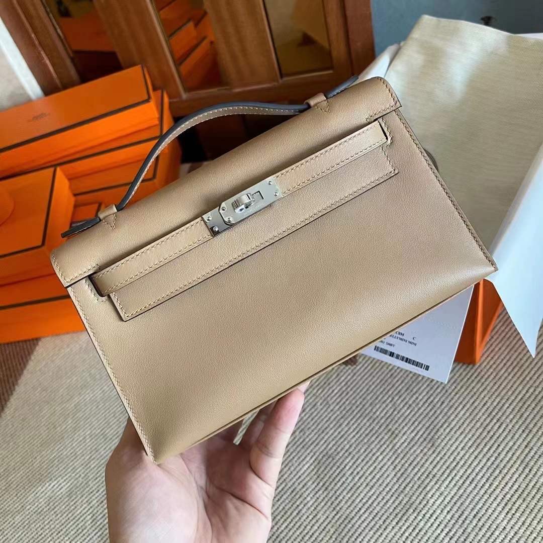 KL pochette swift 0M Chai 奶茶色  银