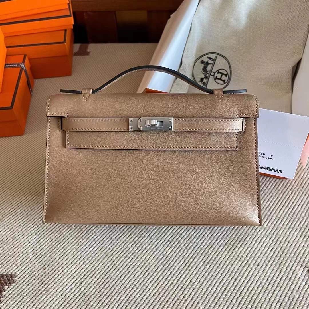 KL pochette swift 0M Chai 奶茶色  银