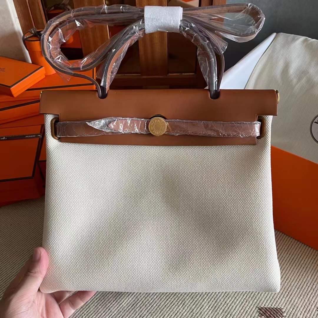 Herbag 31 风衣灰拼咖色  金扣