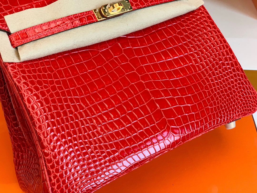 WC Dubai 2022 HM 新到皮 亮面倒V 澳洲湾鳄🐊 95 Braise 法拉利红 Shiny porosus crocodile