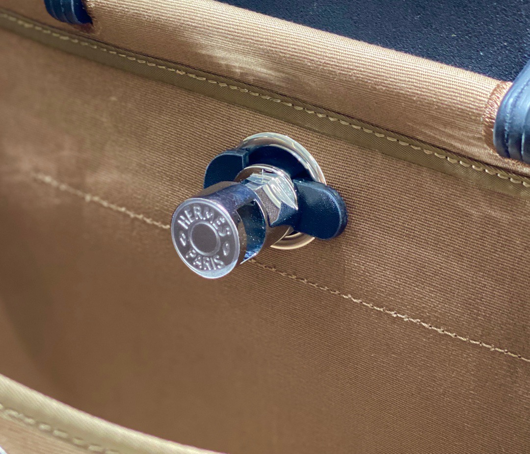 Her bag 31