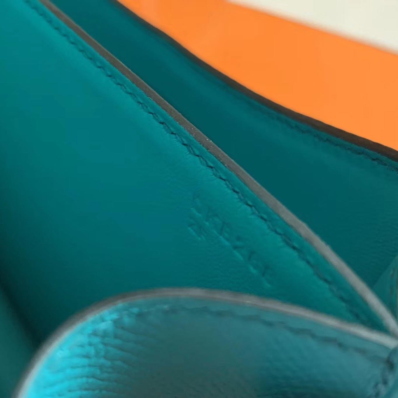 The United Arab Emirates Constance Mini Epsom 7F Bleu Paon