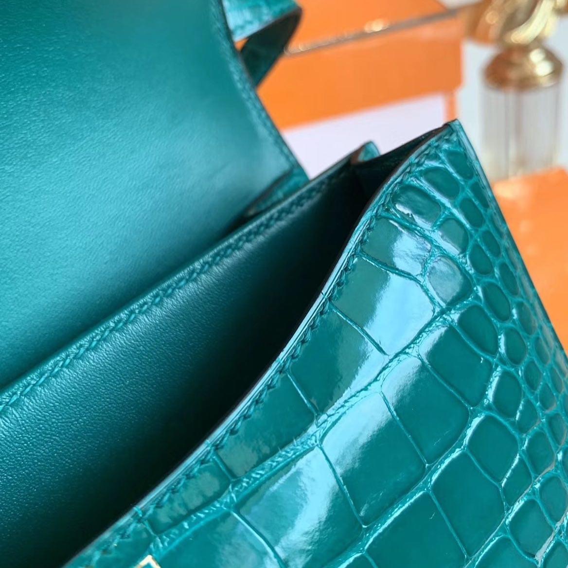 Constance 康康18cm 6Q Green 翡翠绿 亮面鳄鱼皮 美洲方块 金扣