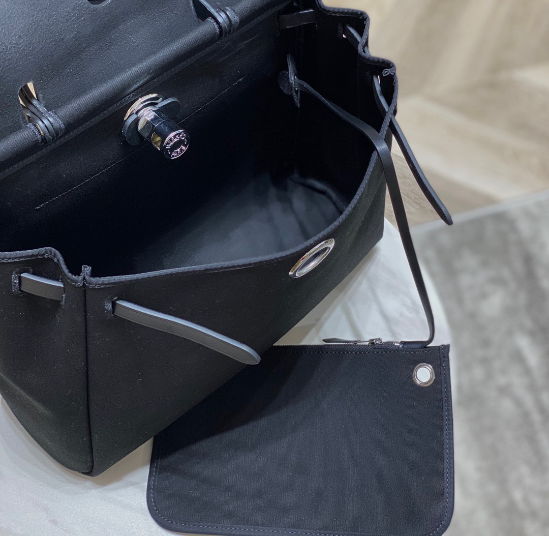Her bag 31