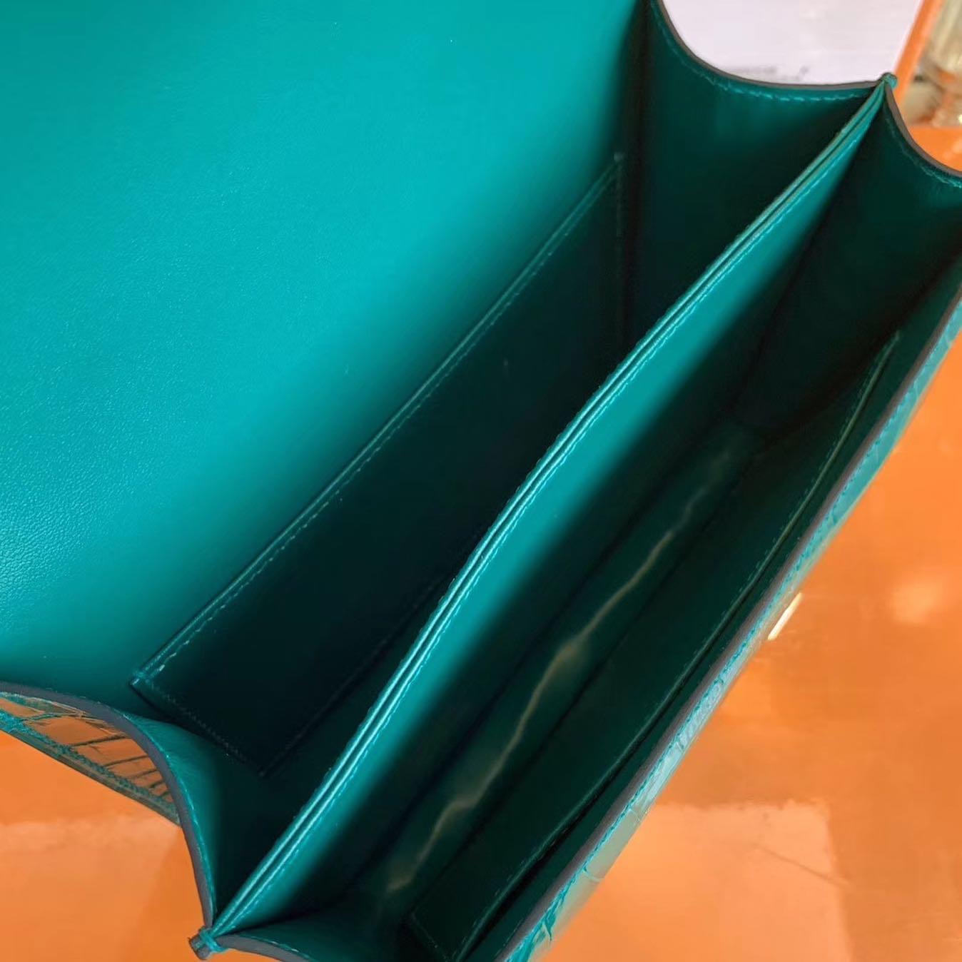 Constance 康康18cm 6Q Green 翡翠绿 亮面鳄鱼皮 美洲方块 金扣
