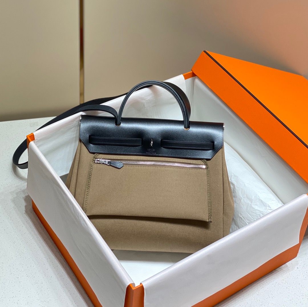 Her bag 31