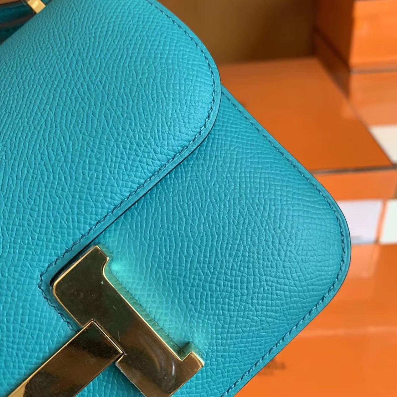 The United Arab Emirates Constance Mini Epsom 7F Bleu Paon