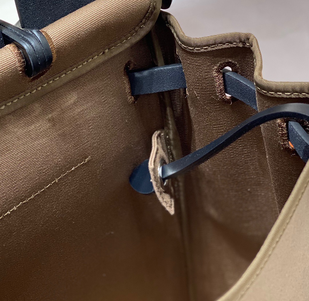 Her bag 31