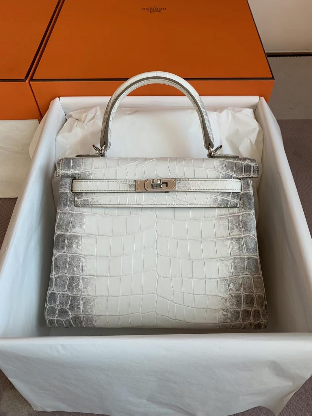 United Arab Emirates HM KL 25cm 01 BLANC Nilo Crocodile Himalayan