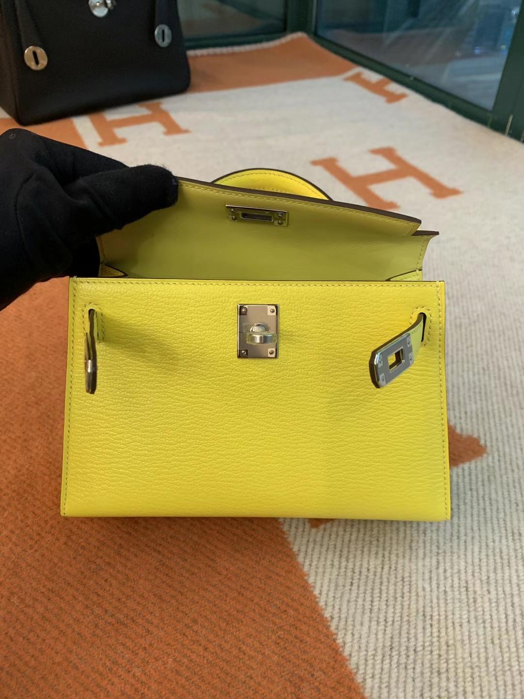 Kuwait Mini kl II 9O jaune de naples 那不勒斯黄 山羊皮