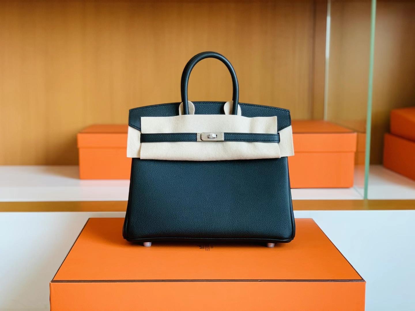 Expo 2020 Dubai HM BK 25cm togo 89 Noir