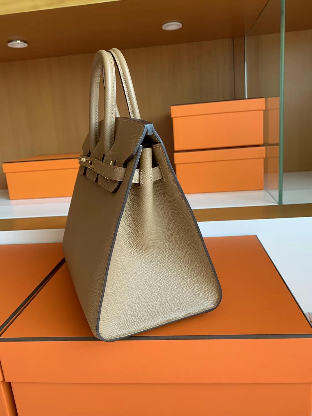 United Arab Emirates HM BK Epsom 25cm 0M Chai