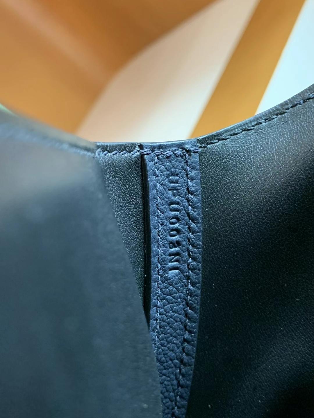 HongKong Luxury HM Mini 24/24 Caban evercolor / Bleu nuit  swift