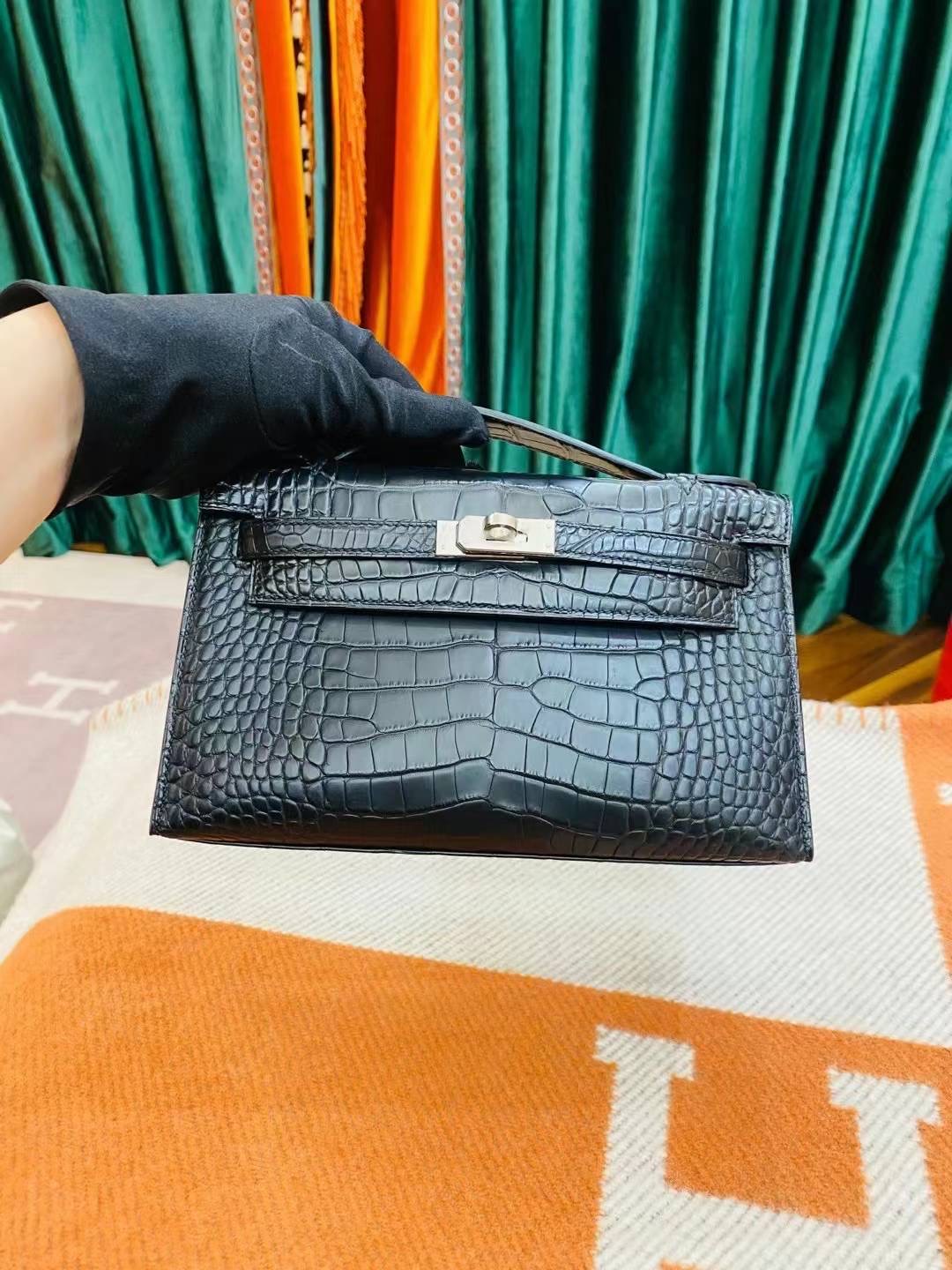 HM pochette matte crocodile leather 89 noir