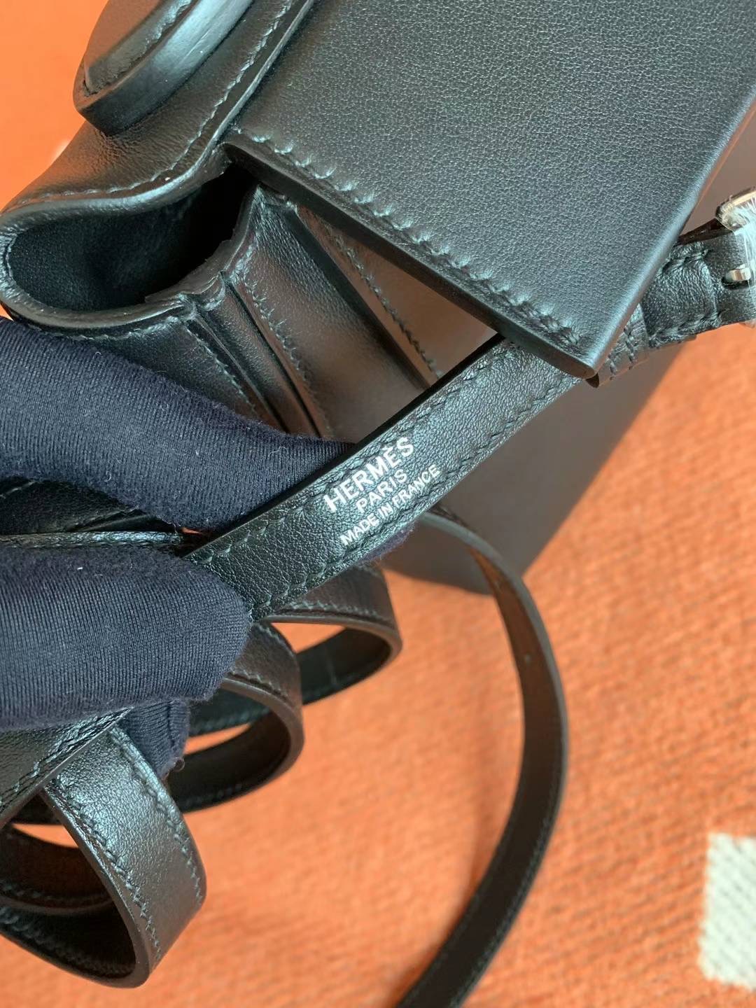 HM 24-24 89 Noir