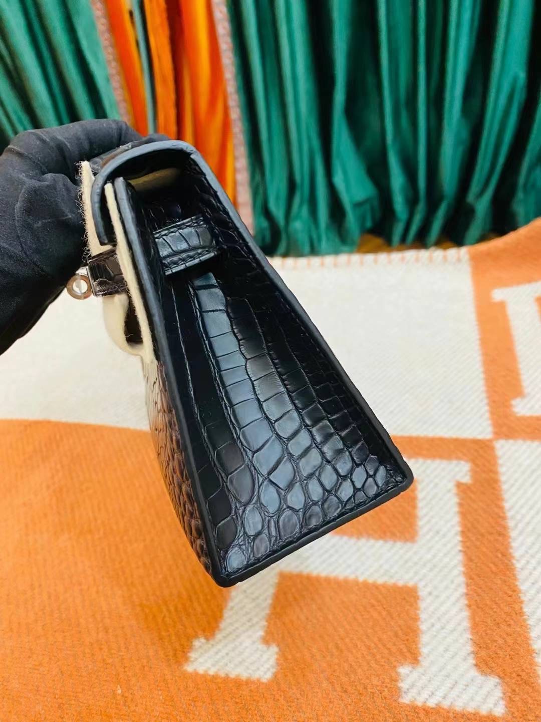 HM pochette matte crocodile leather 89 noir