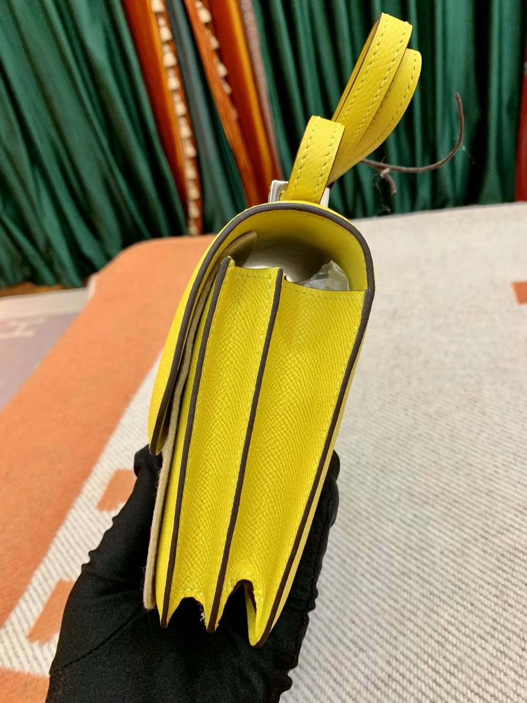 Kuwait Mini Constance Epsom 9O jaune de naples