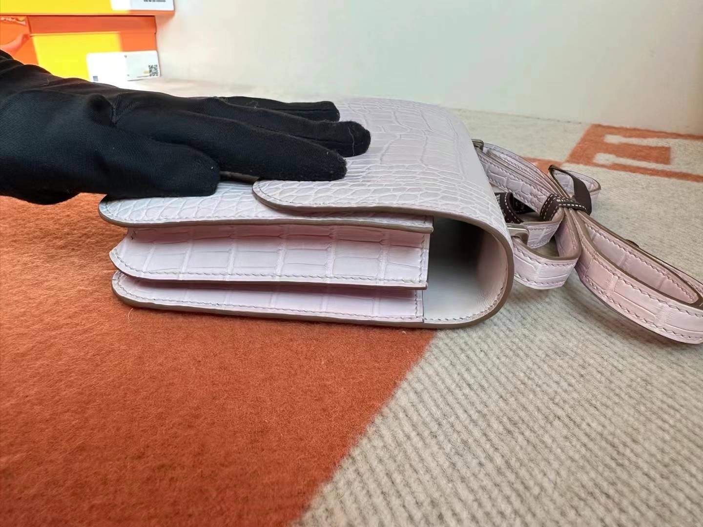 UAE Dubai HMConstance 18cm 09 Mauve pale Matte Alligator Crocodile