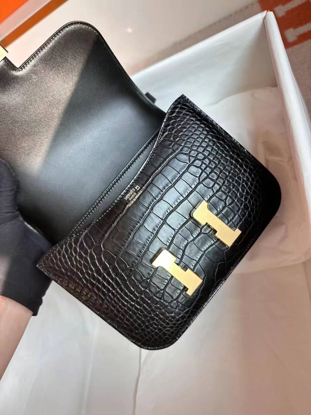 Dubai HM Constance 19cm Ck89 Noir Matte Alligator Crocodile