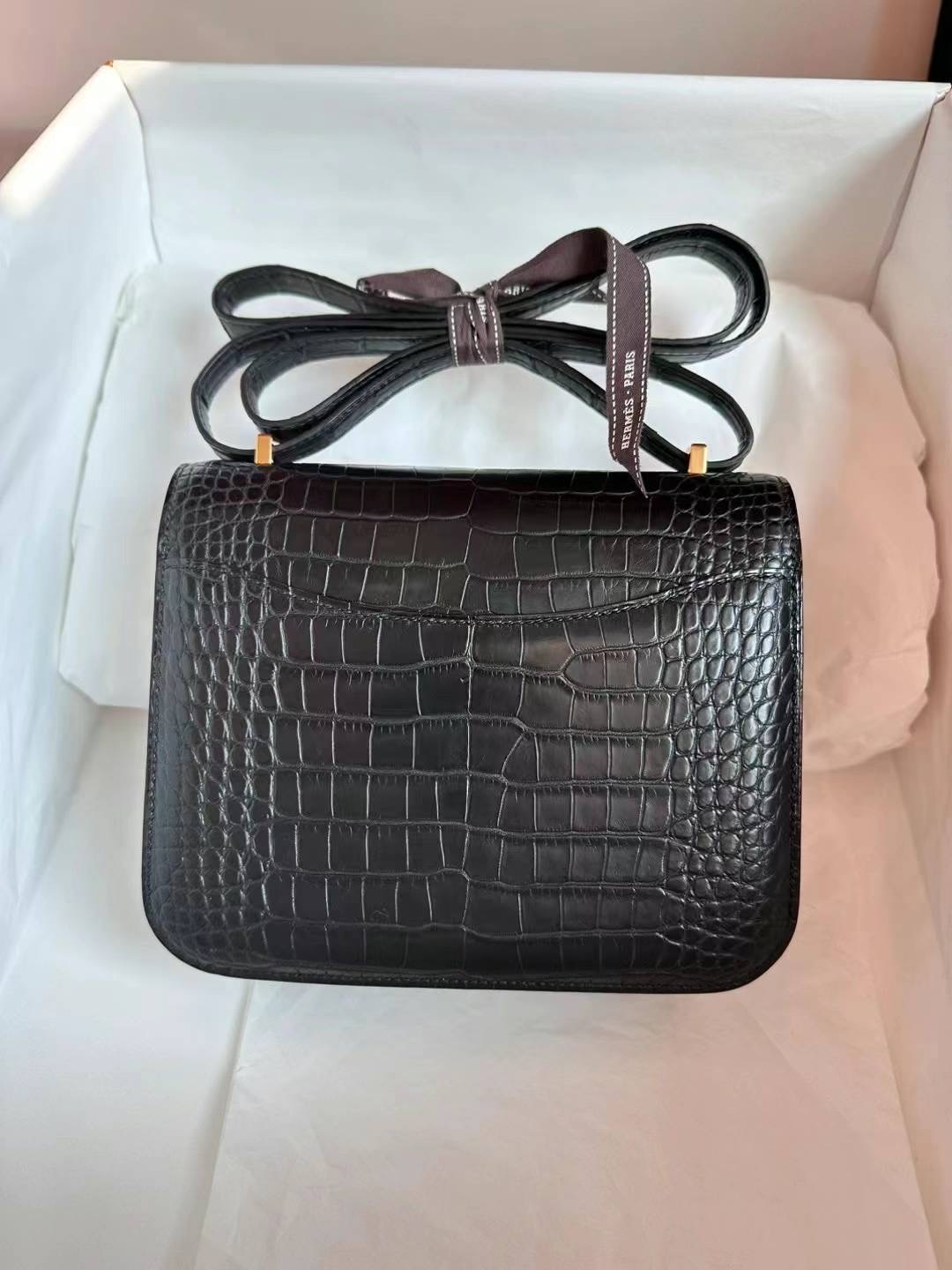 Dubai HM Constance 19cm Ck89 Noir Matte Alligator Crocodile