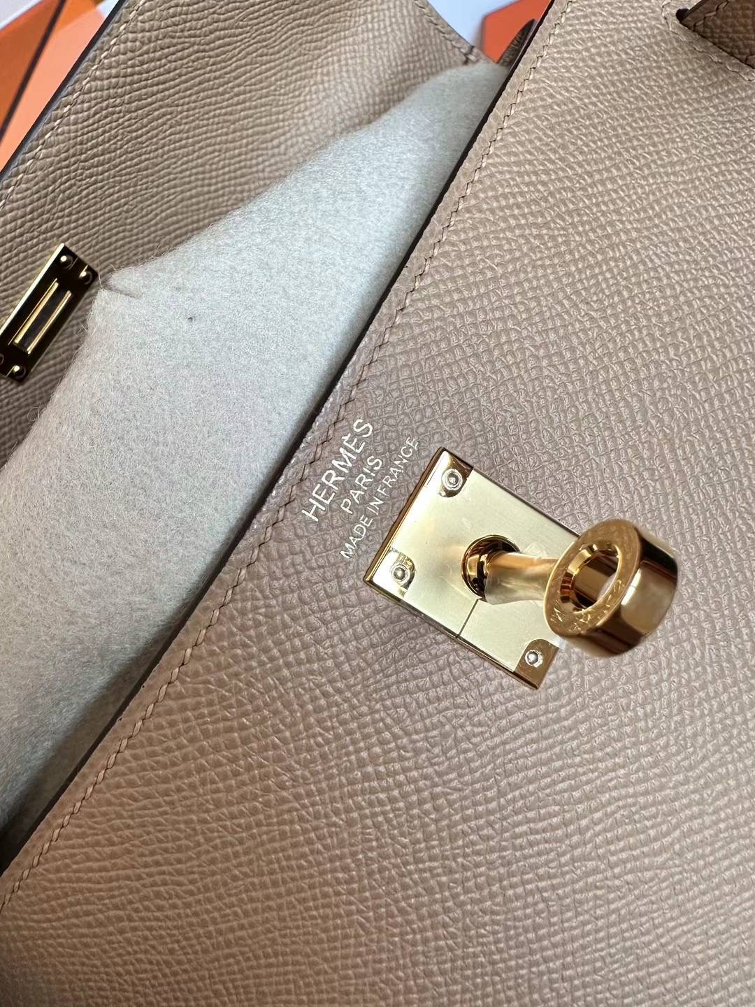 United Arab Emirates HM KL Epsom 25cm 0M Chai