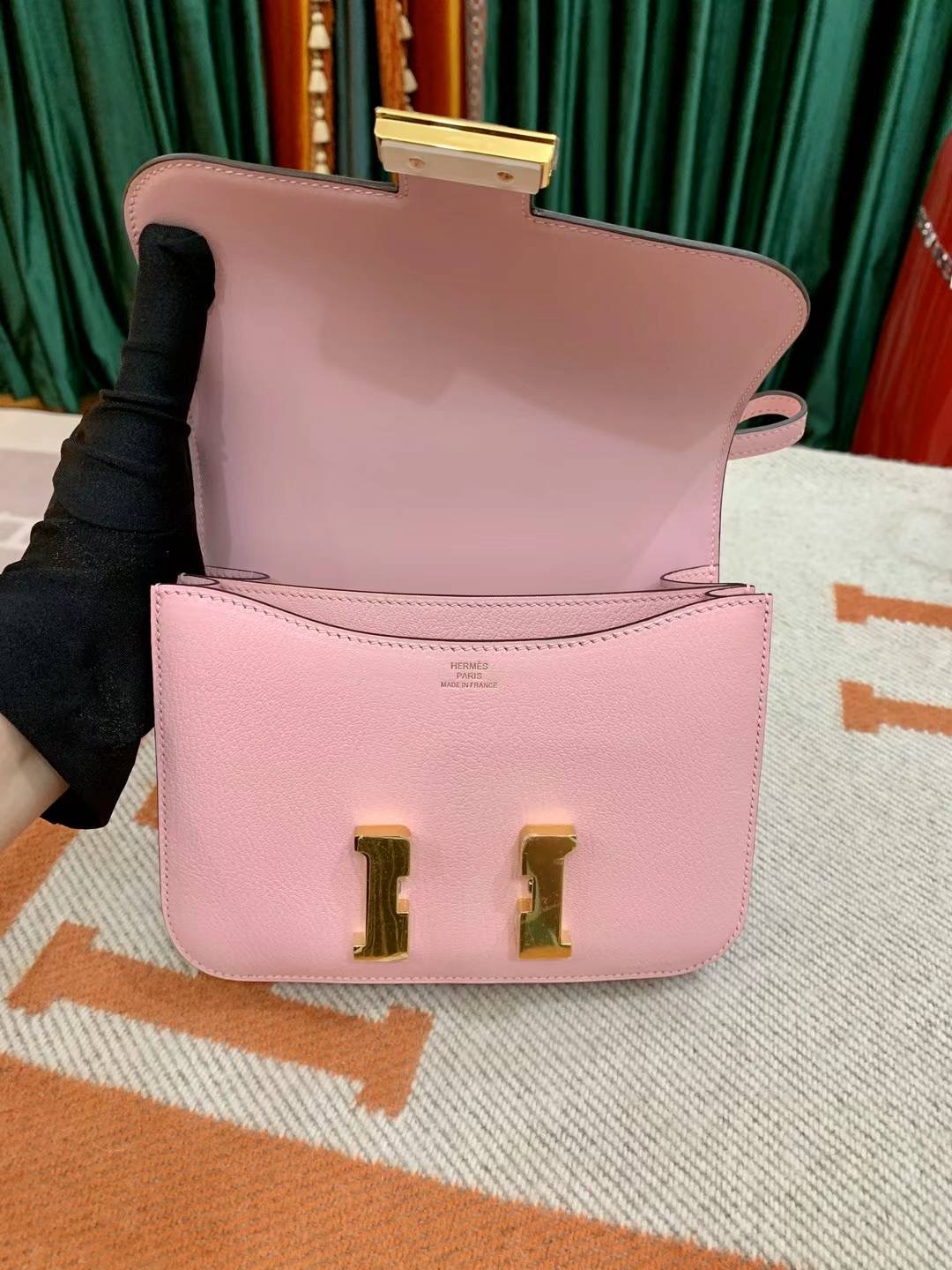Constance mini 19cm chèvre 山羊皮 3Q rose sakura 樱花粉