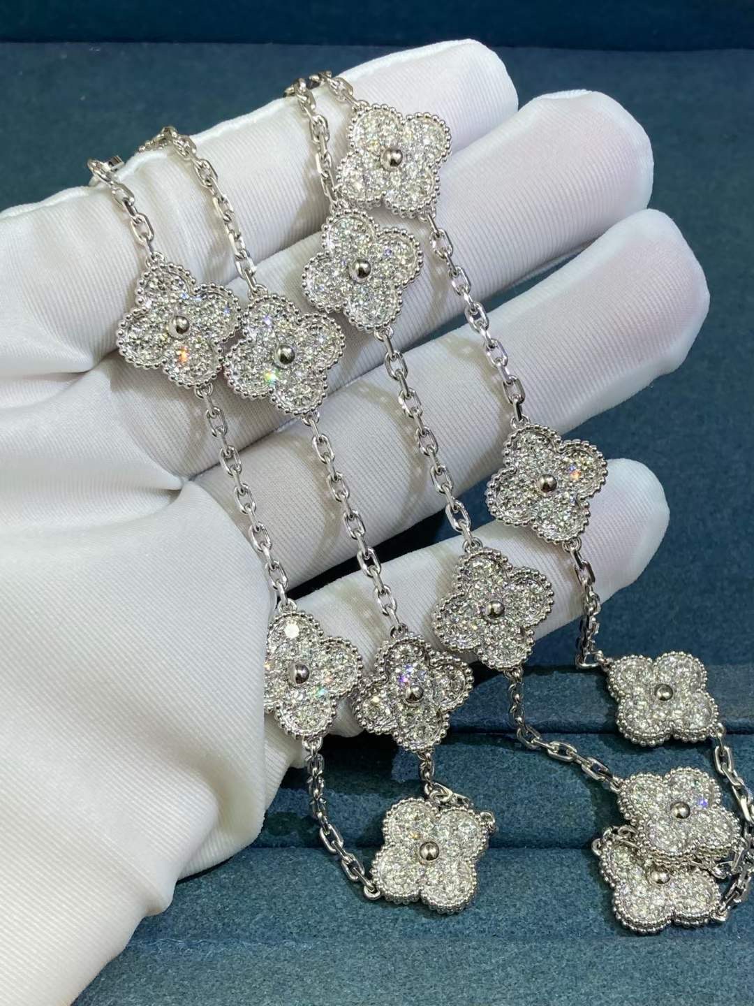 Vintage Alhambra long necklace, 20 motifs