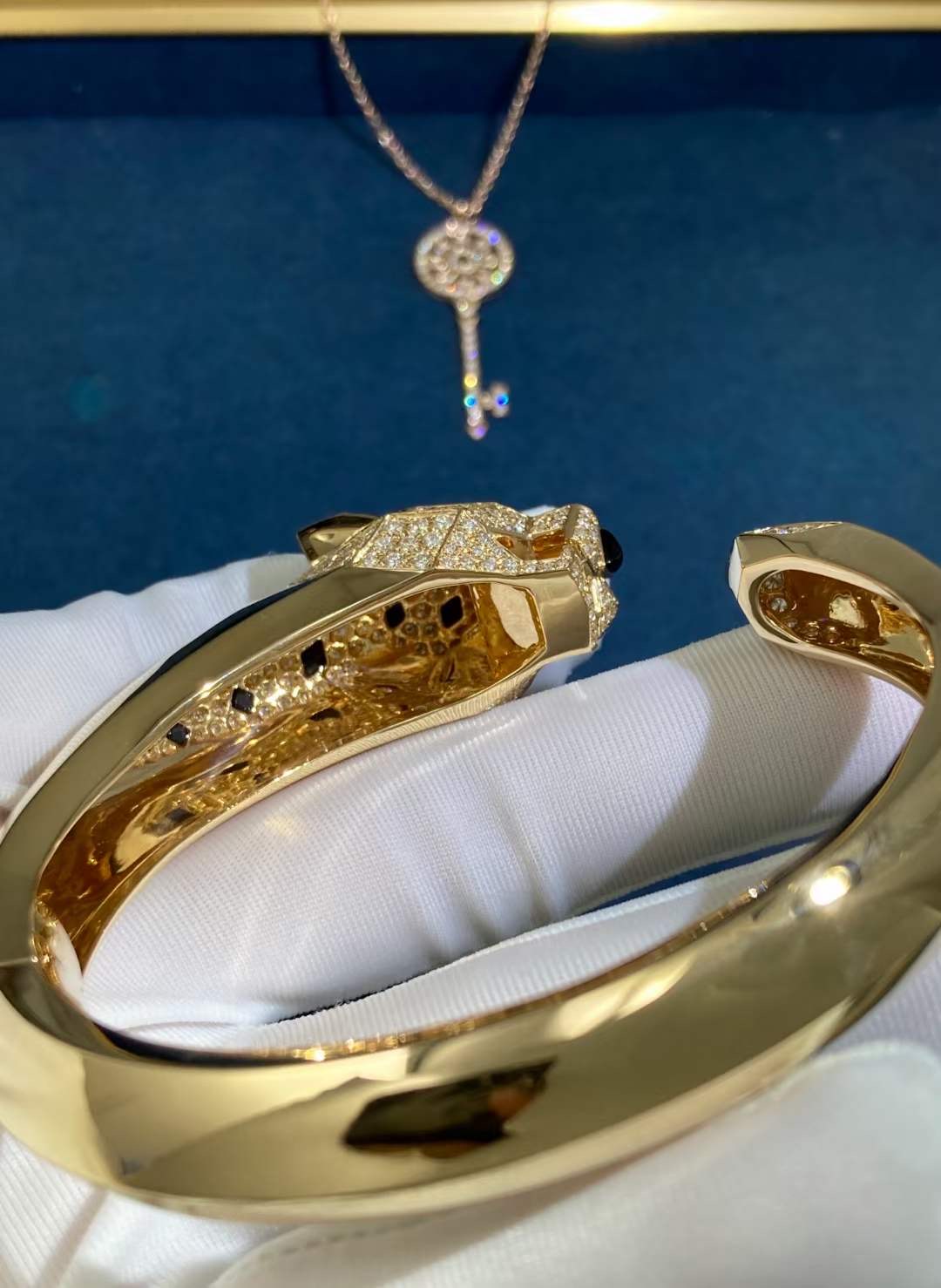 tiger bracelet 18k gold and diamond