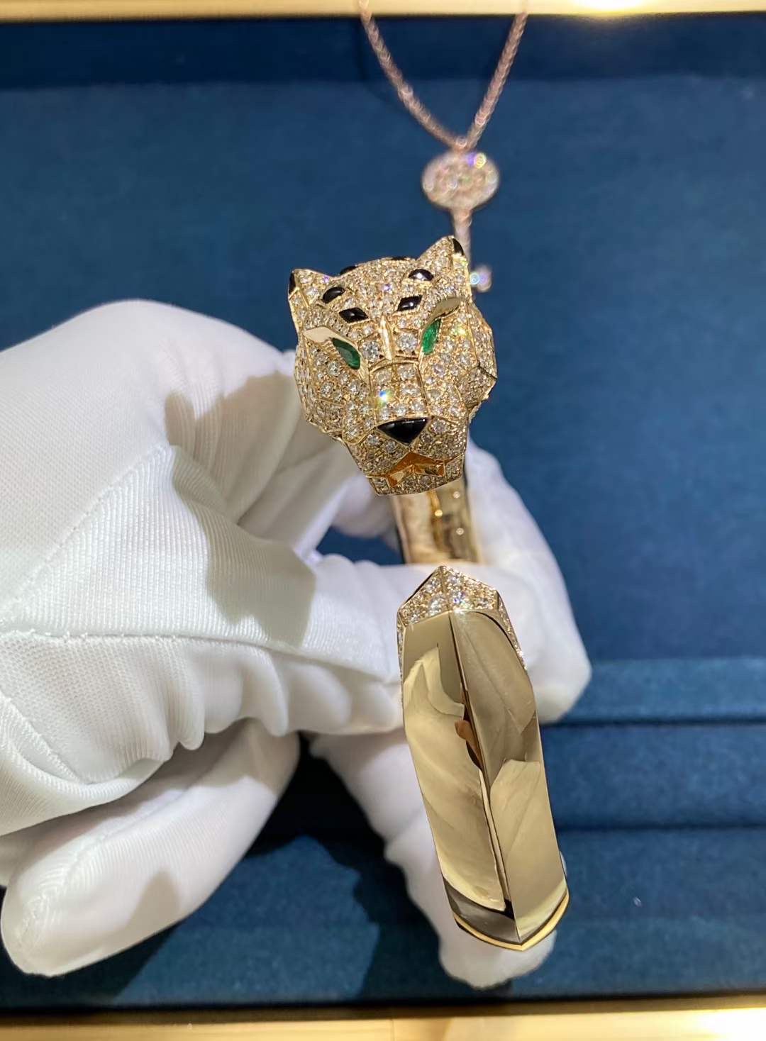 tiger bracelet 18k gold and diamond