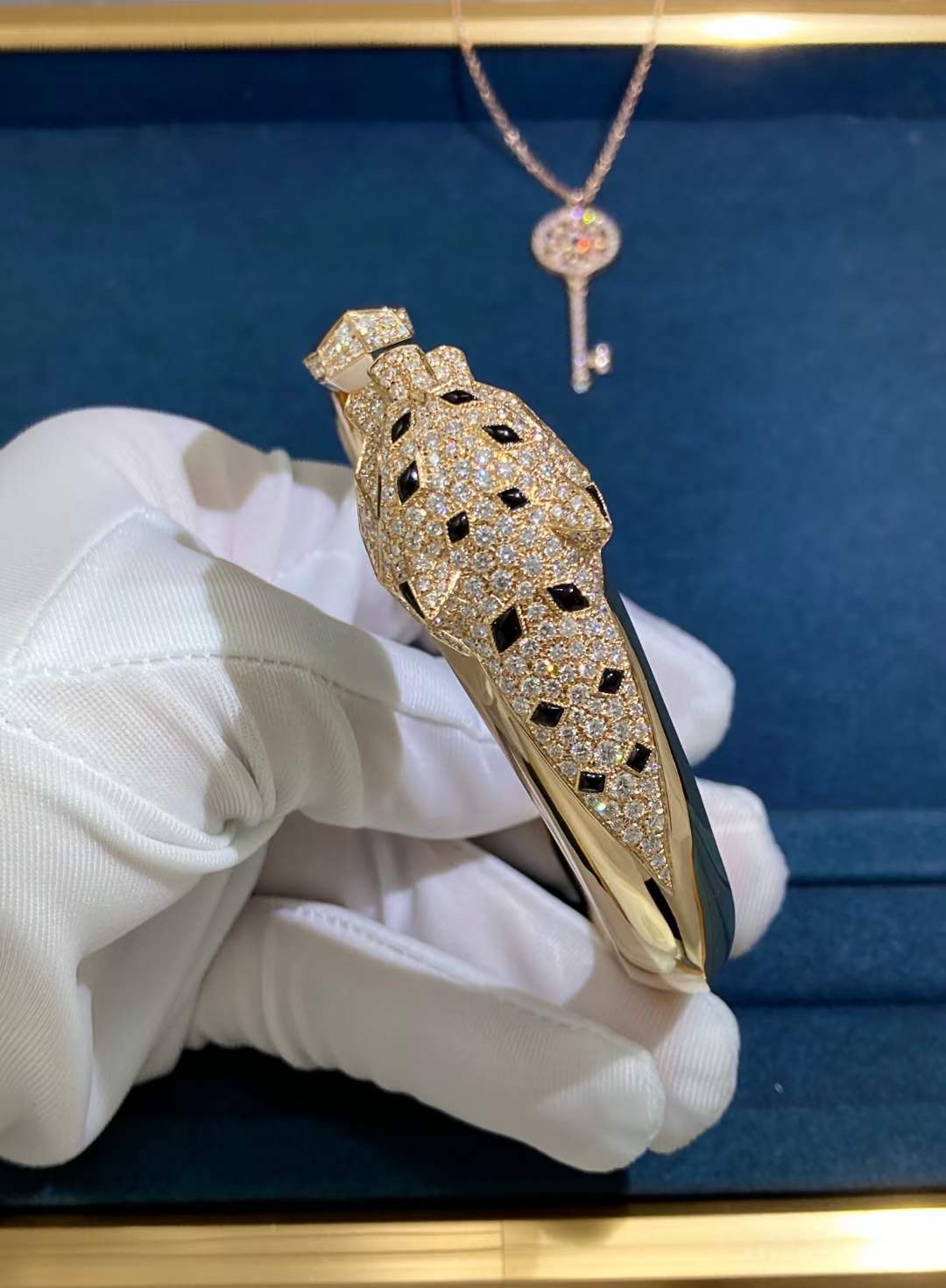 tiger bracelet 18k gold and diamond