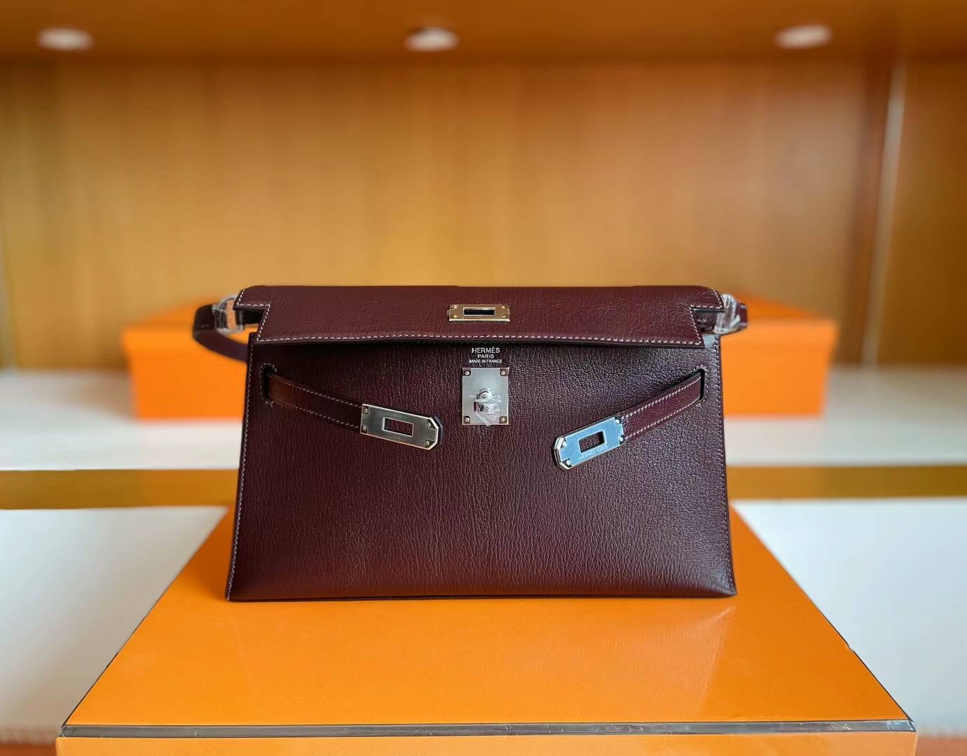 KL Elan 57 Bordeaux 酒红色 金扣