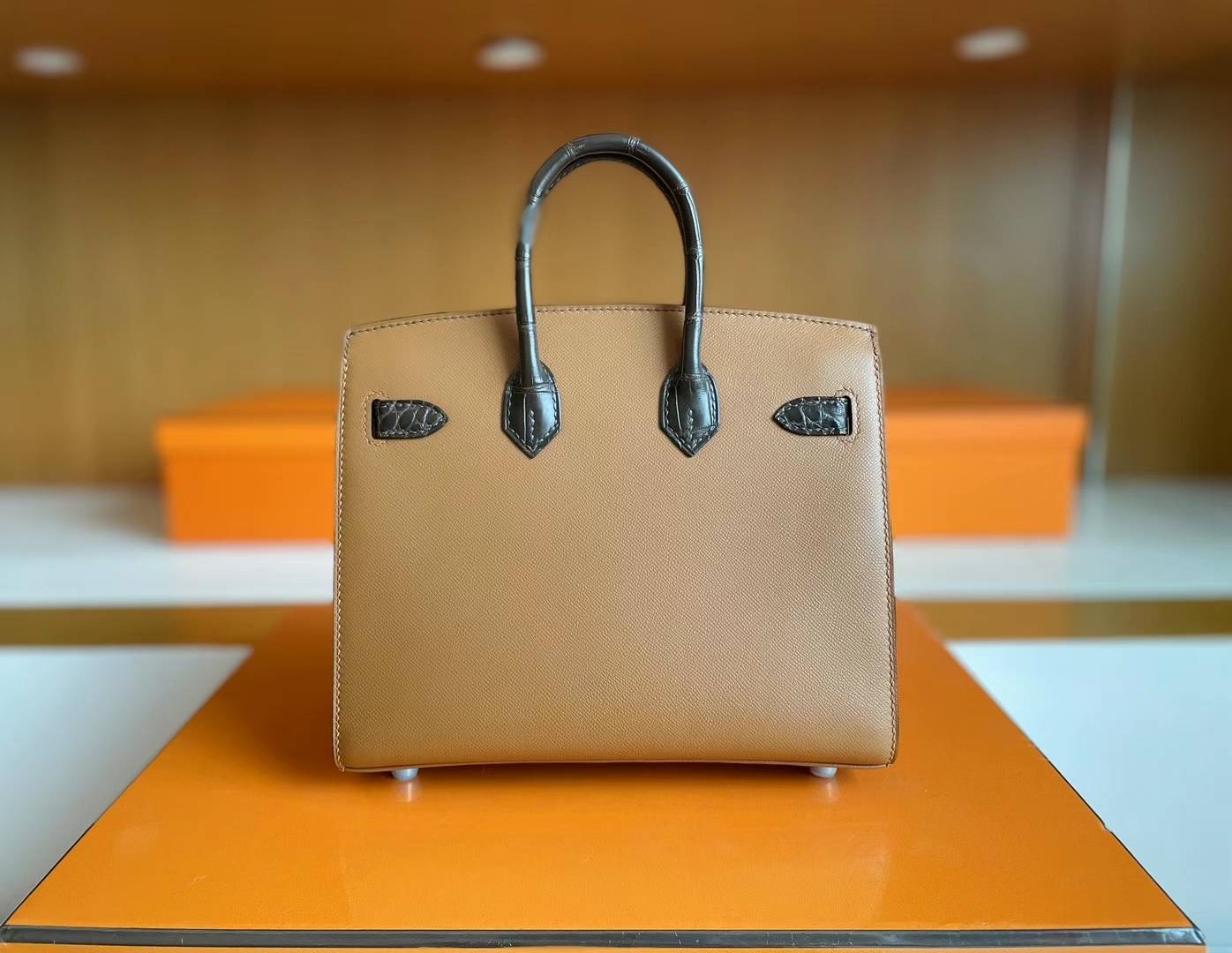 United Arab Emirates HM BK 20cm sellier Faubourg