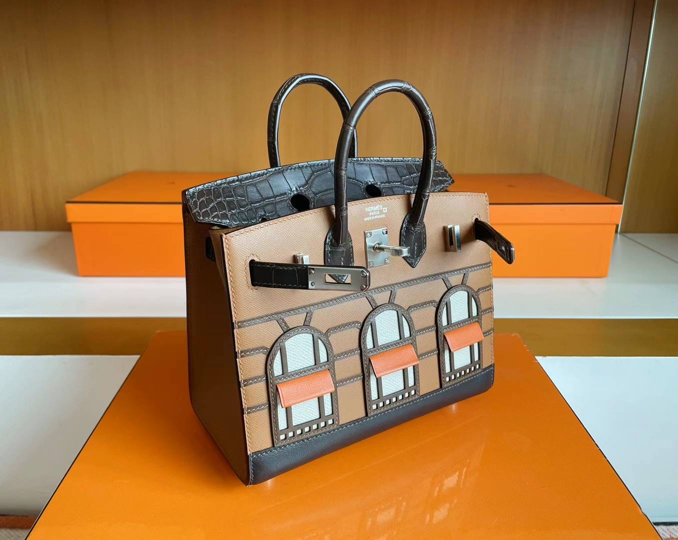 United Arab Emirates HM BK 20cm sellier Faubourg
