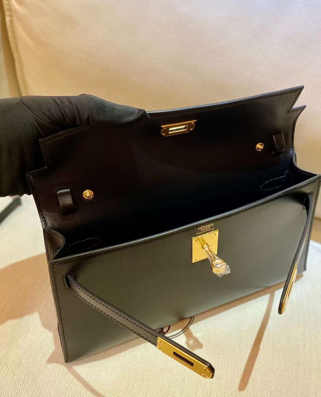 United Arab Emirates HM KL Elan 2023 Box leather
