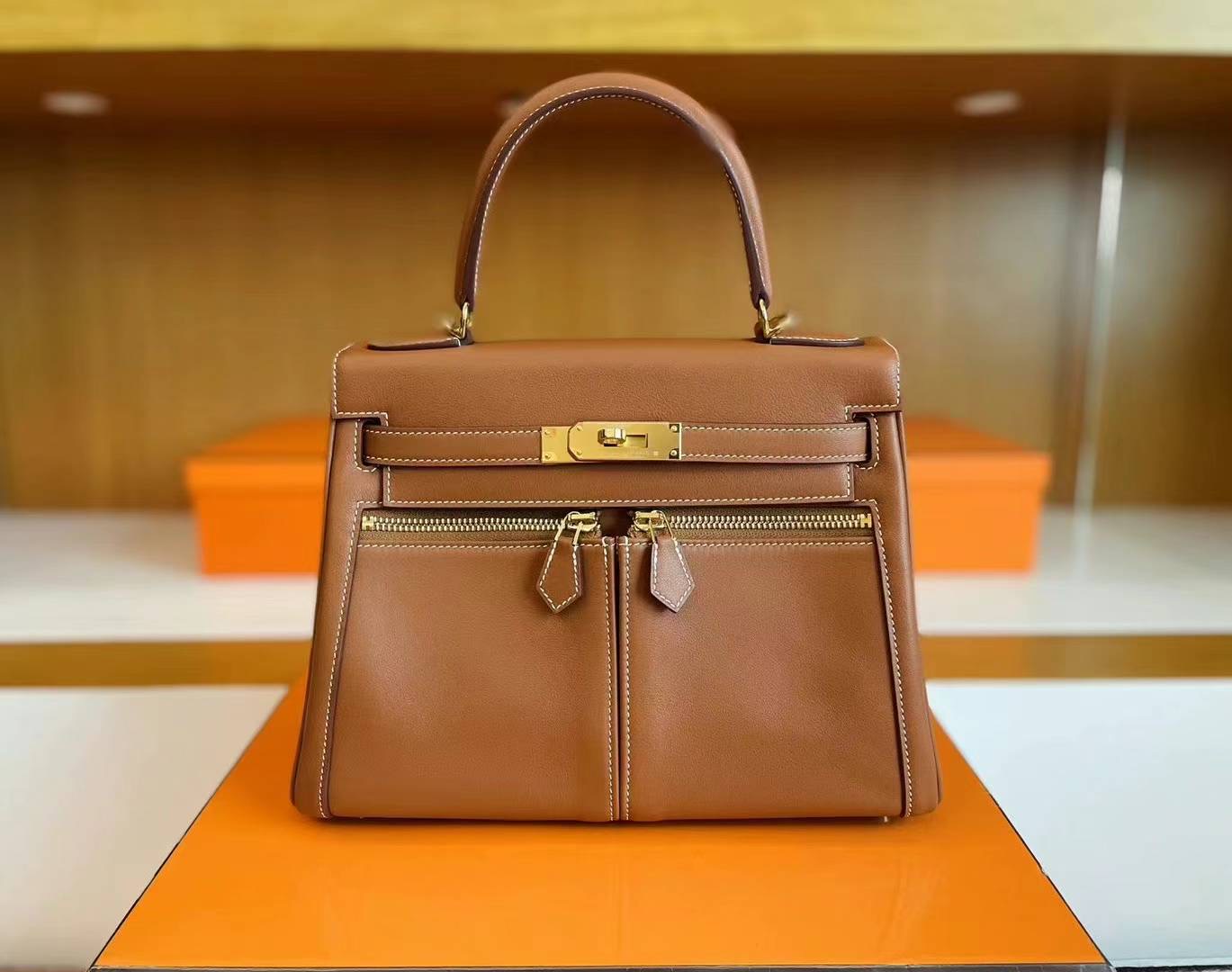 HM kl lakis gold color