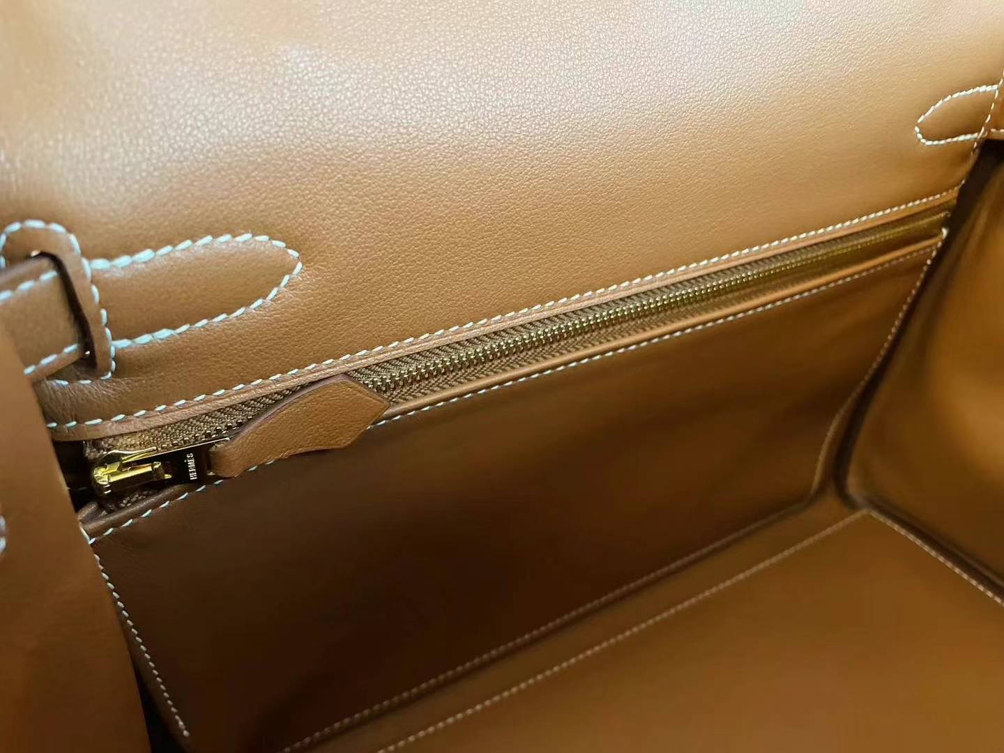 HM kl lakis gold color