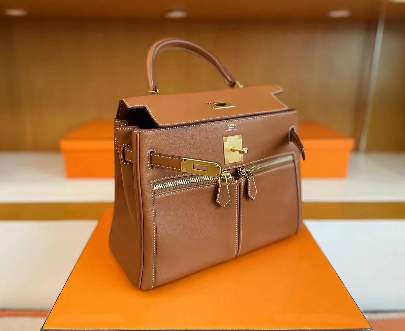 HM kl lakis gold color