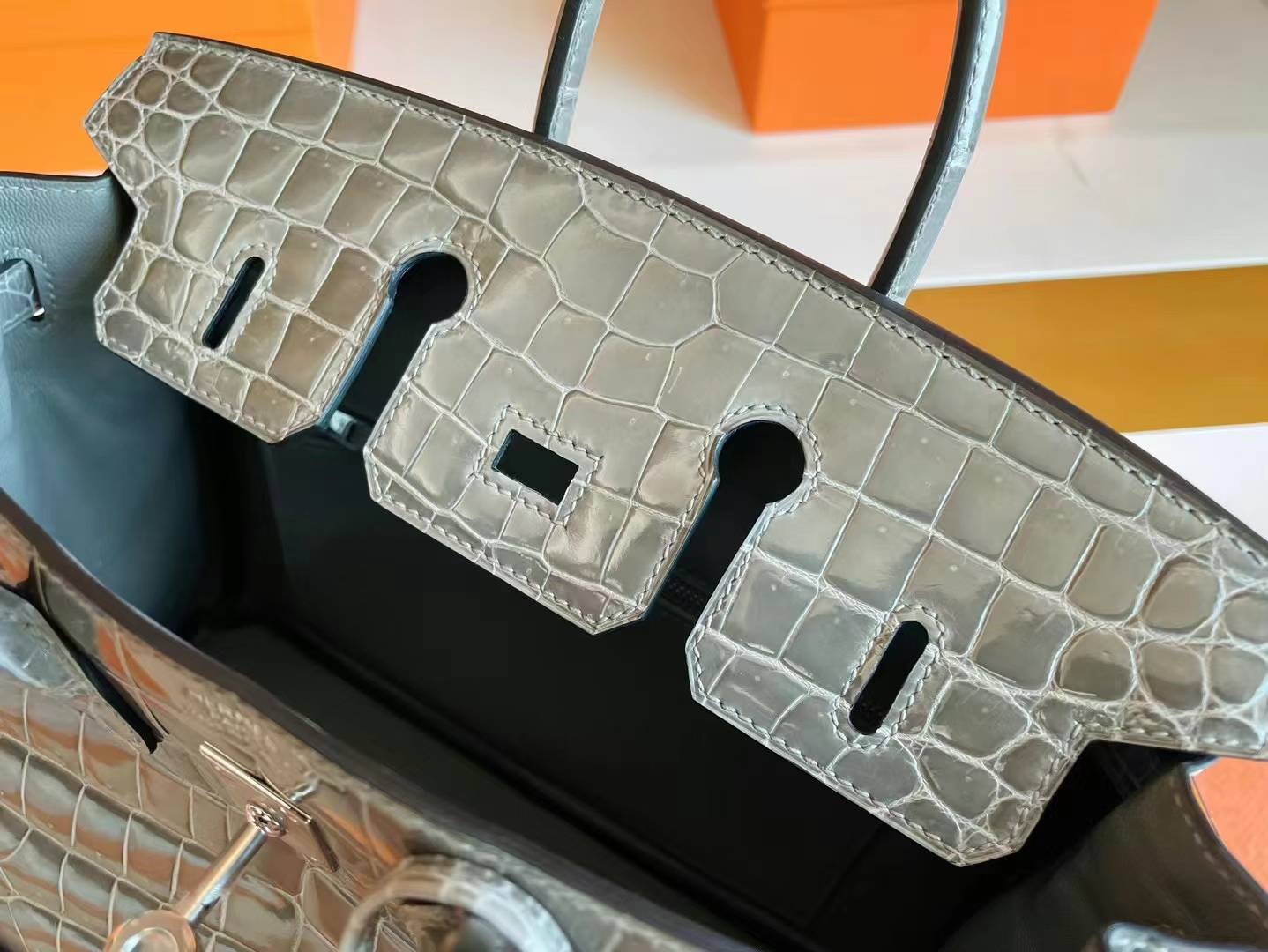 HM bk 25cm crocodile 81 Gris Tourterelle