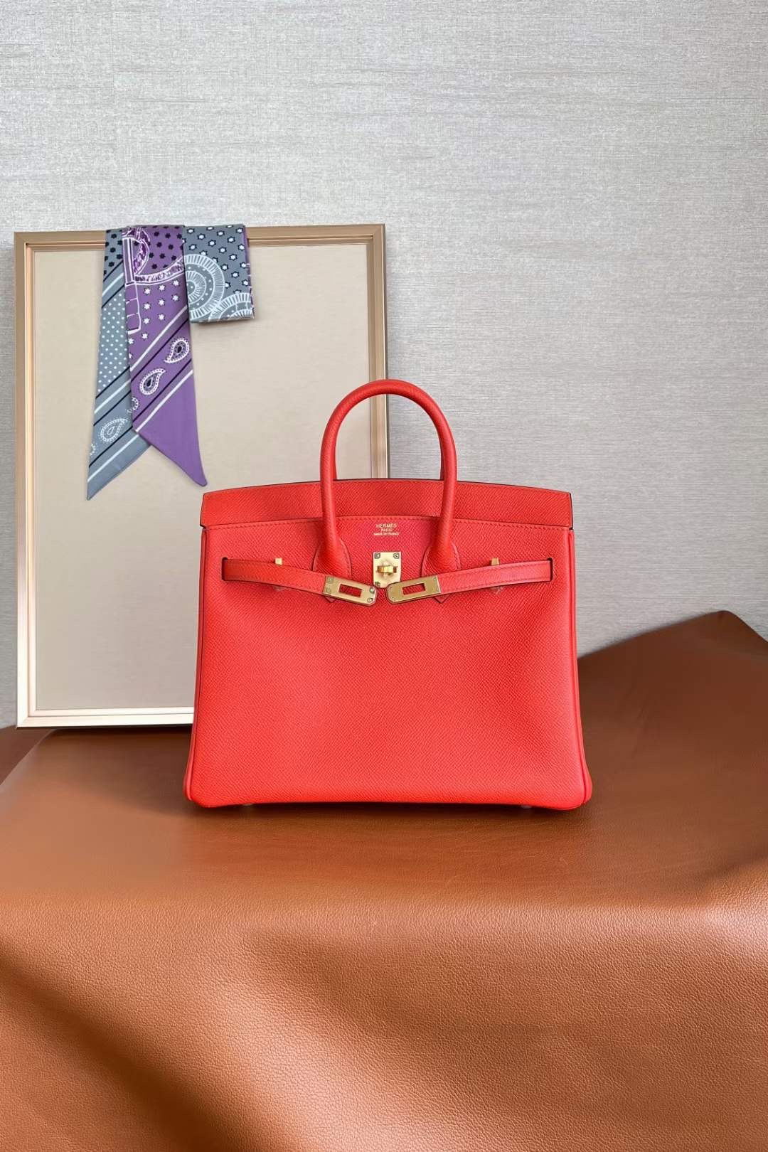HM bk 25cm epsom 9T Capucine