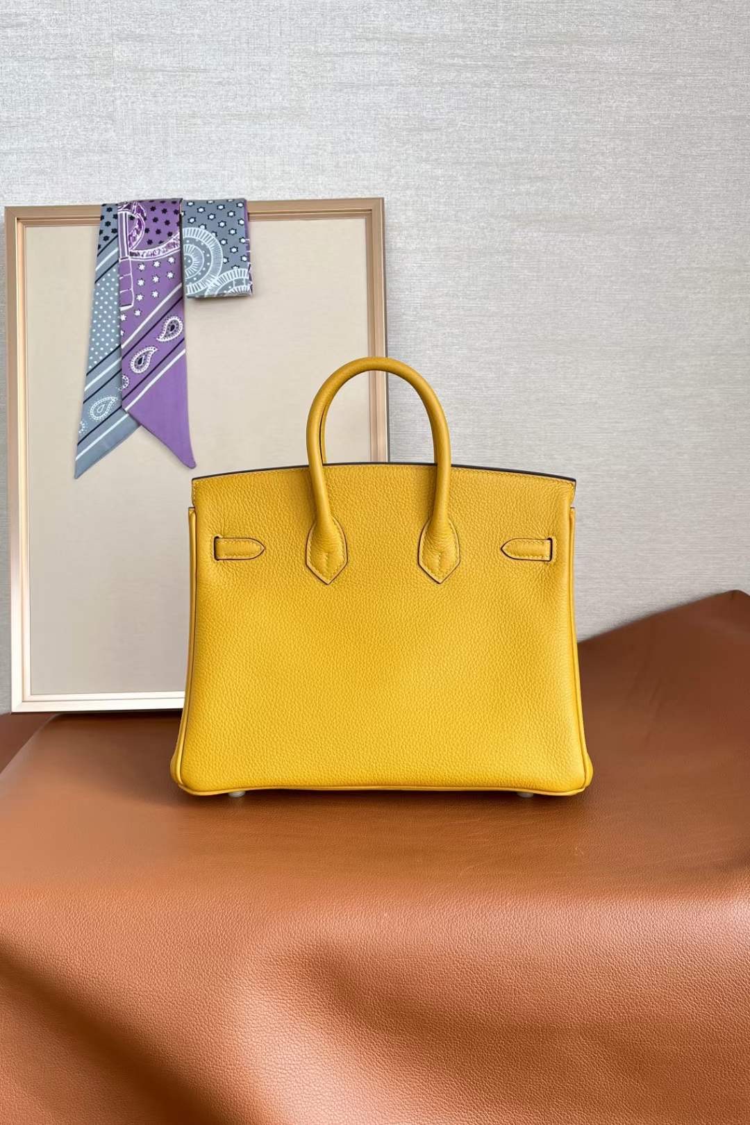 Kuwait HM bk togo 25cm 9O jaune de naples